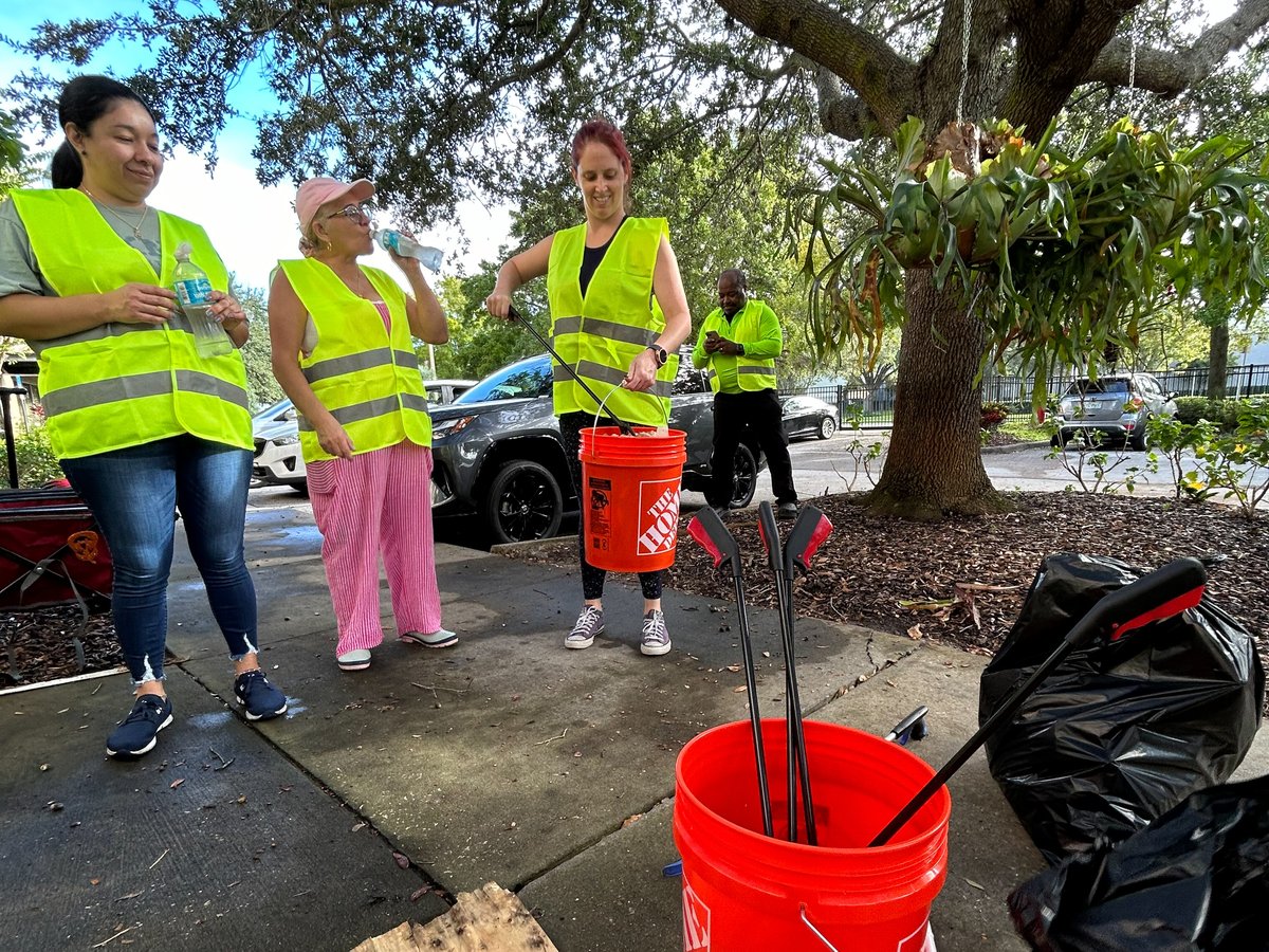 Clean Up Event Volunteers